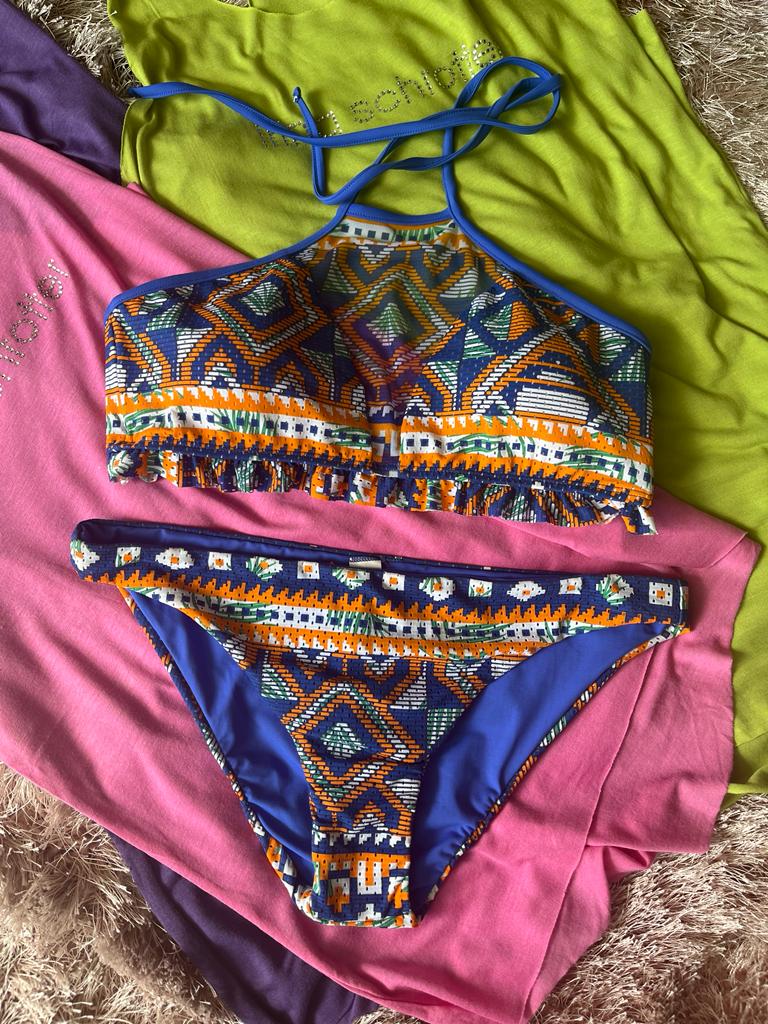 Bikini 2 piezas Top Cuello Malla Azul con Naranja